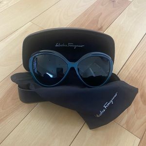 salvatore ferragamo blue sunglasses! NEW